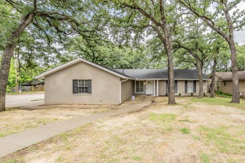 1412 Oxford Street, Arlington