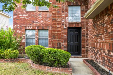 5825 Show Master Lane, Fort Worth, TX 76179 — photo 2