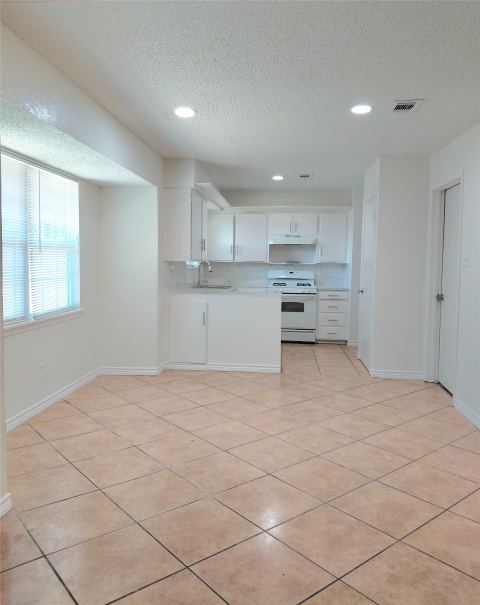 405 Kingfisher Lane, Denton, TX 76209 — photo 3