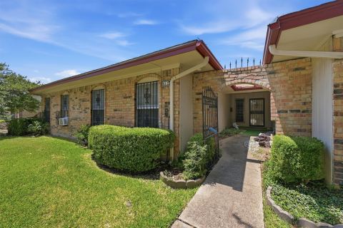 4115 Greenway Drive, Garland, TX 75041 — photo 2