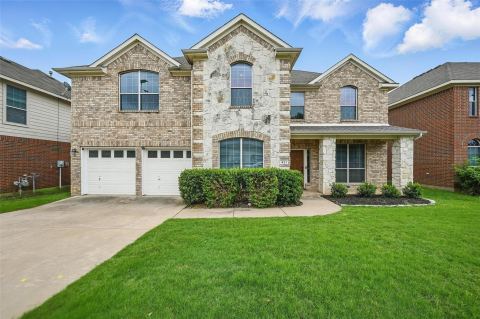 421 Roundrock Lane, Fort Worth