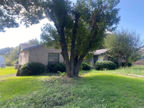 308 Valleyglen Drive, DeSoto