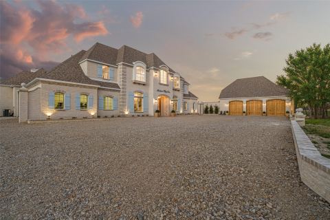 1651 Old Annetta, Aledo