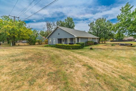 2803 Charity Road, Commerce, TX 75428 — photo 2
