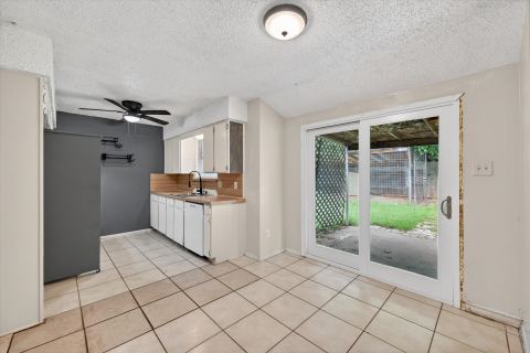 207 Water Lane, Crowley, TX 76036 — photo 3