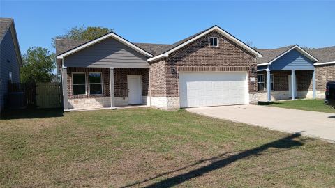 1704 E 10TH Avenue, Corsicana