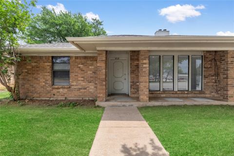 1610 Brown Trail, Hurst, TX 76054 — photo 3