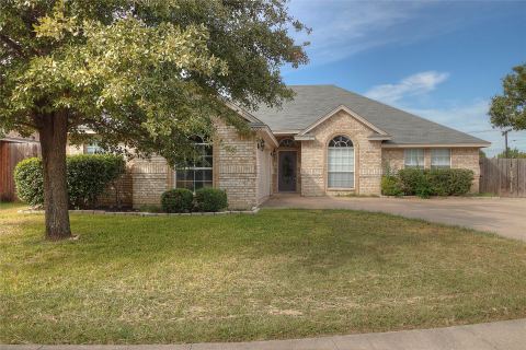 7655 Cypress Court, North Richland Hills, TX 76182 — photo 2