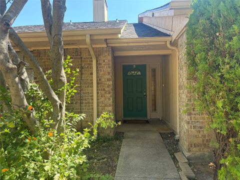 611 Lost Springs Court B, Arlington, TX 76012 — photo 2