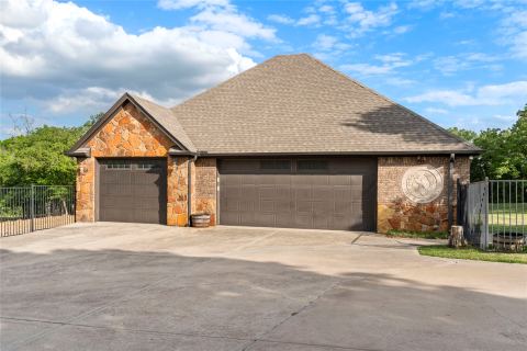7401 Hilltop Drive, Fort Worth, TX 76108 — photo 2