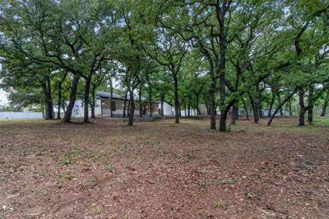 180 Garnet Road, Springtown, TX 76082 — photo 3
