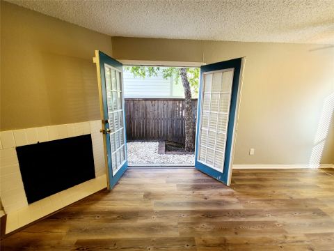 1901 N Fitzhugh Avenue 2, Dallas, TX 75204 — photo 3