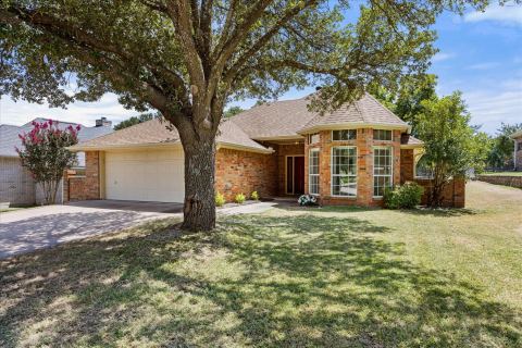 8724 Bellechase Road, Granbury, TX 76049 — photo 2