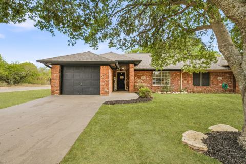 300 Wedgewood Drive, Stephenville