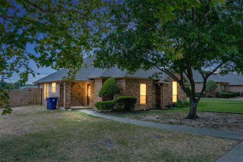 1609 W Jamestown Drive, Ennis