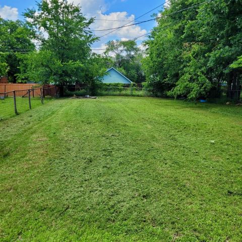 125 E Munson Street, Denison, TX 75021 — photo 2