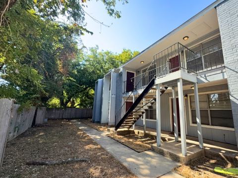 219 Fry Street 11, Denton, TX 76201 — photo 2