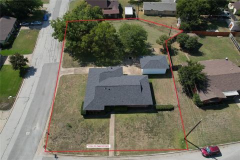 240 Smith Street, Burleson, TX 76028 — photo 2