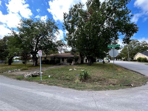 8427 Honeysuckle Lane, Dallas, TX 75241 — photo 2