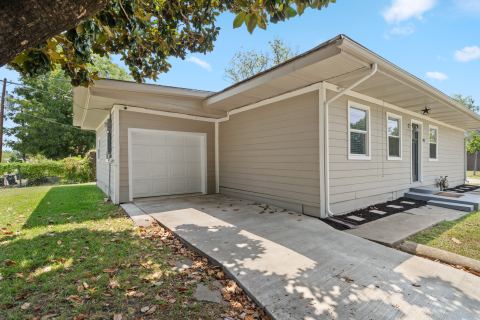3305 King Street, Greenville, TX 75401 — photo 2