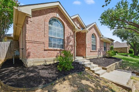 2033 Piedmont Drive, Lewisville, TX 75067 — photo 3