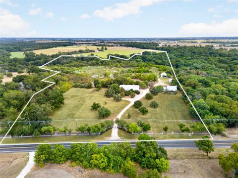 3241 Howard Road, Waxahachie