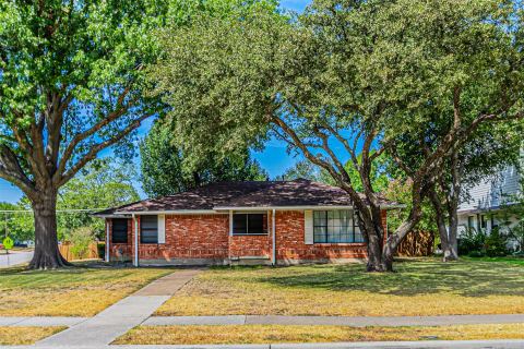 216 S Lois Lane, Richardson