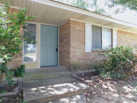 2204 Canterbury Court, Denton, TX 76205 — photo 3