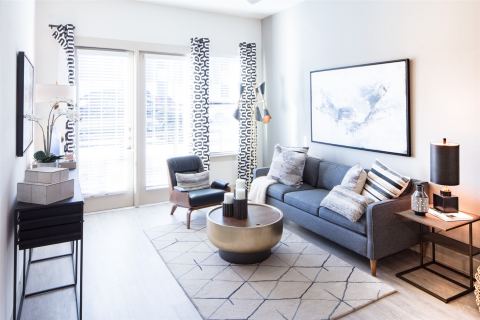 901 N Zang Boulevard 302, Dallas, TX 75208 — photo 2