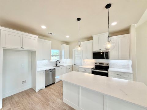 2017 Collin Street, Weatherford, TX 76085 — photo 3