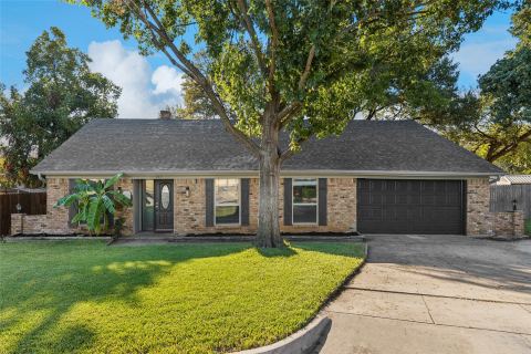 283 Somerset Circle, Bedford