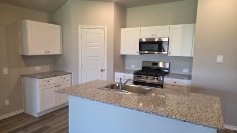 365 DEAF SMITH Street, Justin, TX 76247 — photo 3