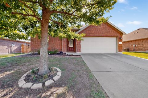 1305 Hearthstone Drive, Burleson, TX 76028 — photo 2