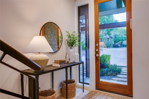 433 Trinity River Circle, Dallas, TX 75203 — photo 2