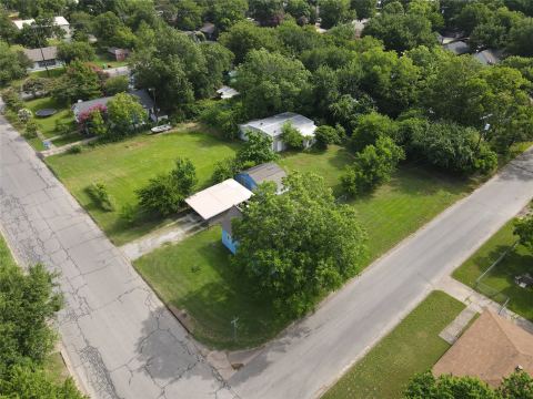 603 E Thomas Street, Sherman, TX 75090 — photo 2