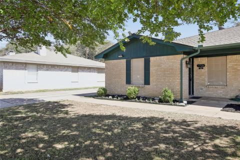 7726 Jennifer Lane, North Richland Hills, TX 76182 — photo 2