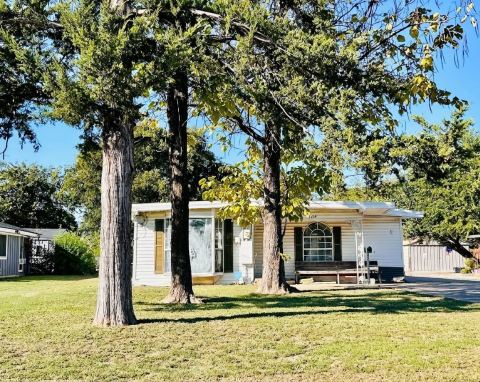 1819 E May Street, Sherman