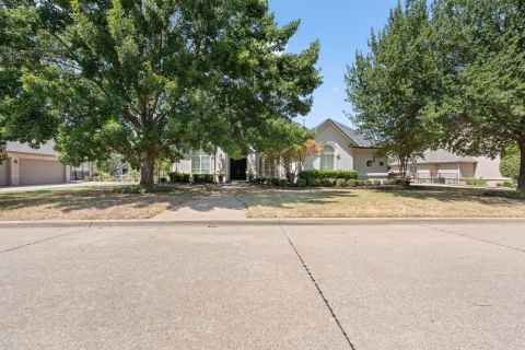 921 Fairway View Drive, Mansfield, TX 76063 — photo 2