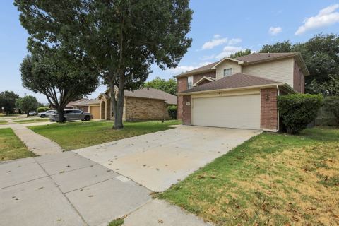 3039 Bosswood Court, Grand Prairie, TX 75052 — photo 2