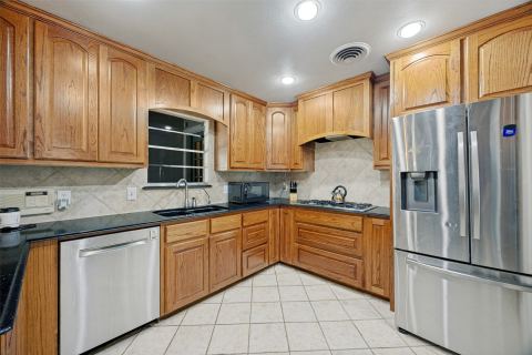 6401 Stonewall Street, Greenville, TX 75402 — photo 3