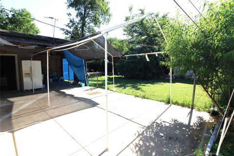 4454 Pleasant Street, Fort Worth, TX 76115 — photo 2