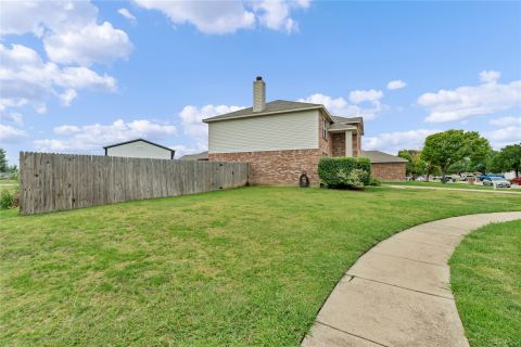 1301 Erin Court, Burleson, TX 76028 — photo 2