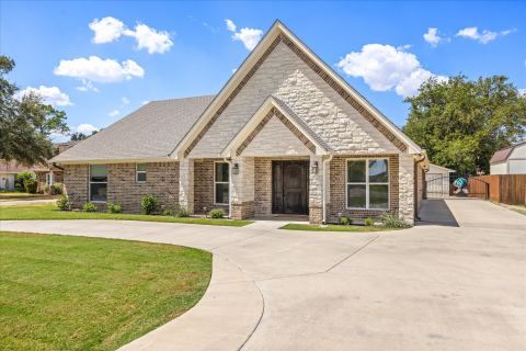 4100 Apache Trail Court, Granbury, TX 76048 — photo 2