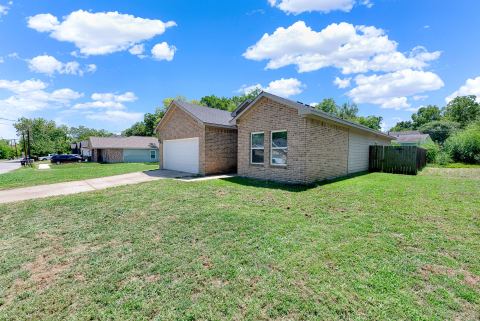 1421 Jones Street, Greenville, TX 75401 — photo 2