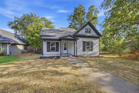 605 E Woodard Street, Denison, TX 75021 — photo 2