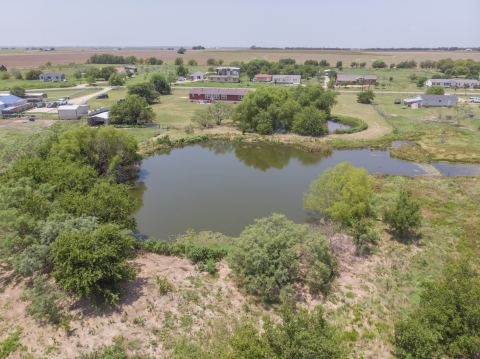 394 Emerald Glenn Lane, Pilot Point, TX 76258 — photo 2