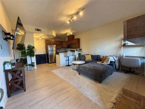 5757 E University Boulevard 22R, Dallas, TX 75206 — photo 2