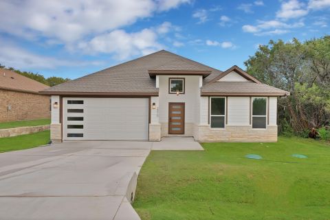 2210 San Saba Court, Granbury