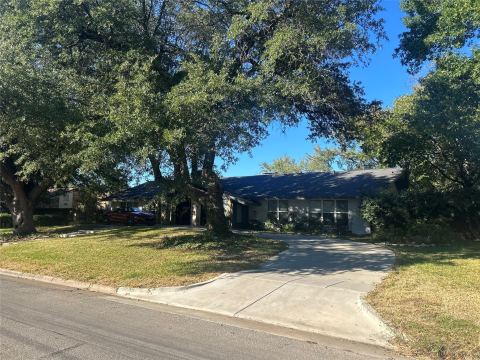7121 Kendallwood Drive, Dallas, TX 75240 — photo 2