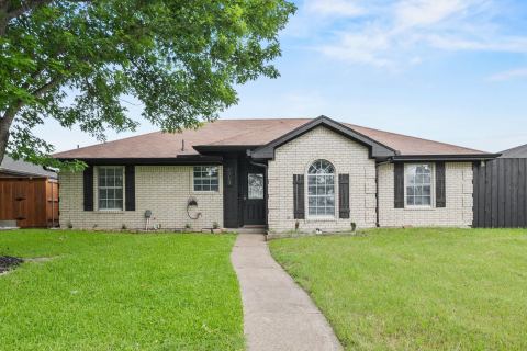 1313 Crosscreek Lane, Seagoville